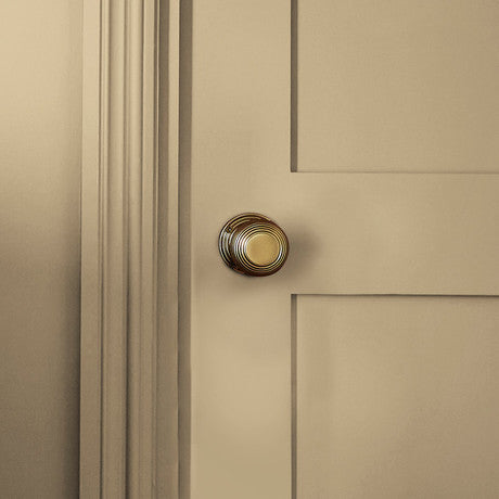 William Morris at Home Golden Linseed Paint